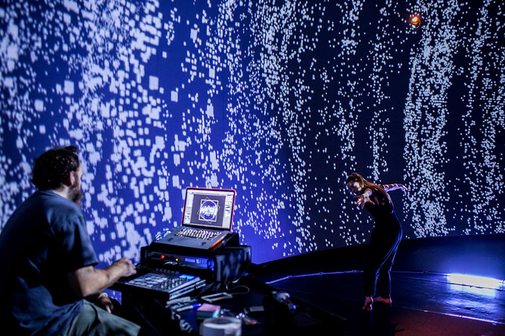 You are currently viewing چرا Touchdesigner؟چرا Nocturnix